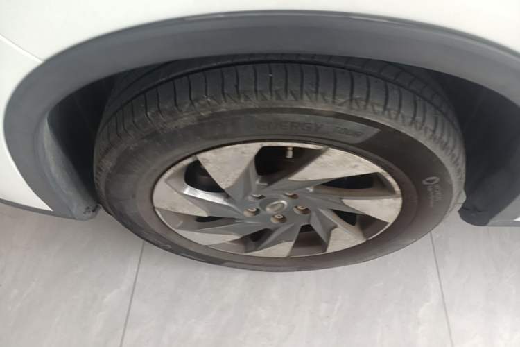 Used GAC Trumpchi GS4 2020 270T Automatic Elite Tech Edition Left Front Wheel Hub