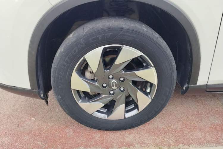 Used GAC Trumpchi GS4 2020 270T Automatic Elite Tech Edition Left Front Wheel Hub