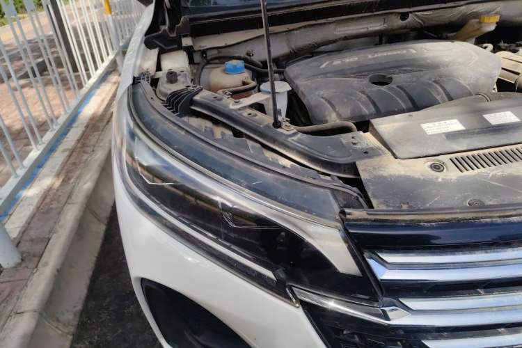 Used GAC Trumpchi GS4 2020 270T Automatic Luxury Smart Connectivity Version Right Front Headlight