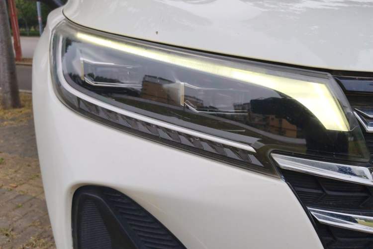 Used GAC Trumpchi GS4 2020 270T Automatic Luxury Smart Connectivity Version Right Front Headlight