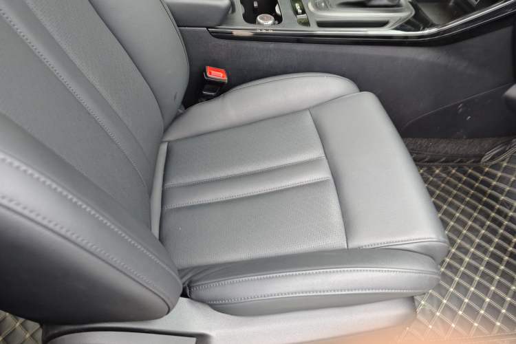 Used GAC Trumpchi GS4 2020 270T Automatic Elite Tech Edition Right Front Seat