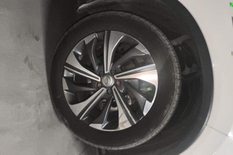 Used GAC Trumpchi GS4 2020 270T Automatic Smart Connectivity Edition Right Front Wheel Hub