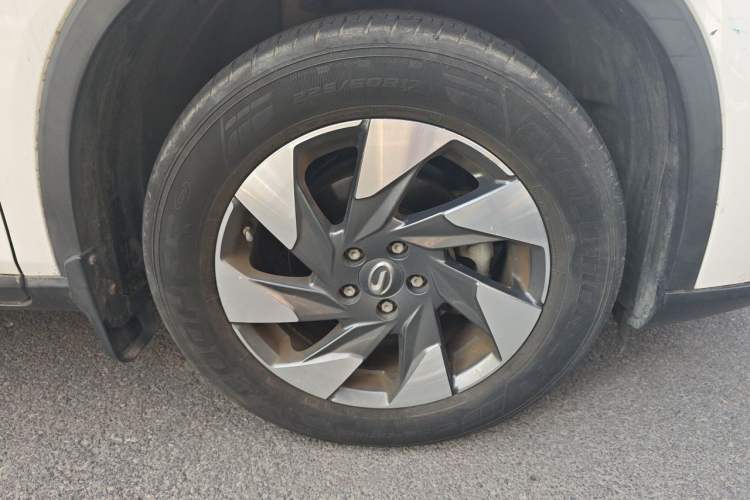 Used GAC Trumpchi GS4 2020 270T Automatic Elite Tech Edition Right Front Wheel Hub