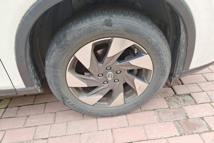 Used GAC Trumpchi GS4 2020 270T Automatic Elite Tech Edition Right Front Wheel Hub