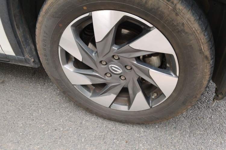 Used GAC Trumpchi GS4 2020 270T Manual Elite Edition Right Front Wheel Hub