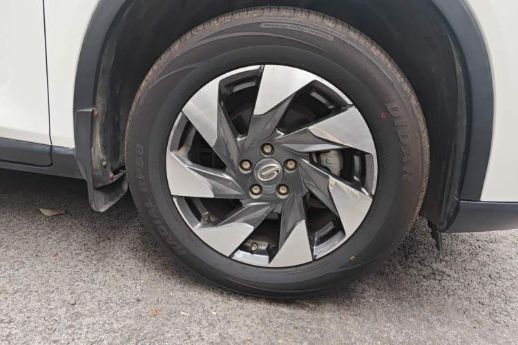 Used GAC Trumpchi GS4 2020 270T Automatic Elite Tech Edition Right Front Wheel Hub