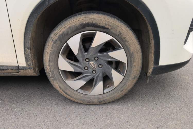 Used GAC Trumpchi GS4 2020 270T Automatic Elite Tech Edition Right Front Wheel Hub
