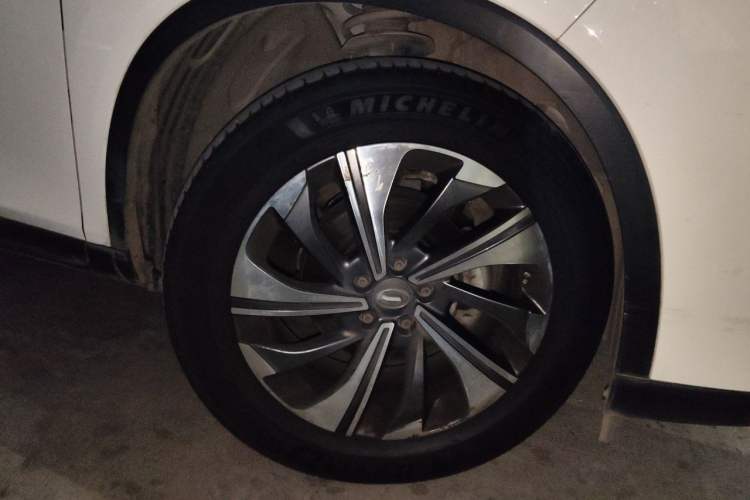 Used GAC Trumpchi GS4 2020 270T Automatic Smart Connectivity Edition Right Front Wheel Hub