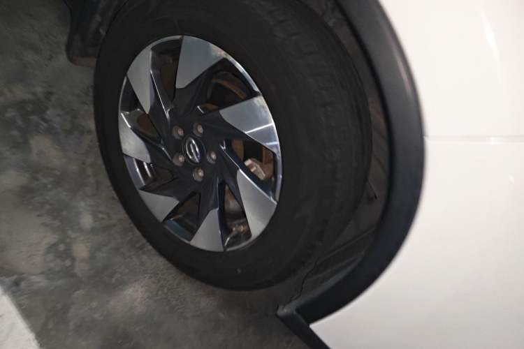 Used GAC Trumpchi GS4 2020 270T Automatic Elite Tech Edition Right Front Wheel Hub