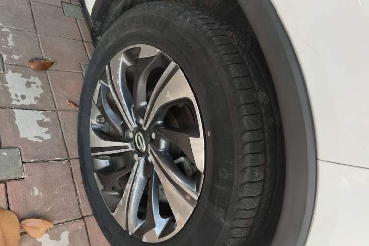 Used GAC Trumpchi GS4 2020 270T Automatic Smart Connectivity Edition Right Front Wheel Hub