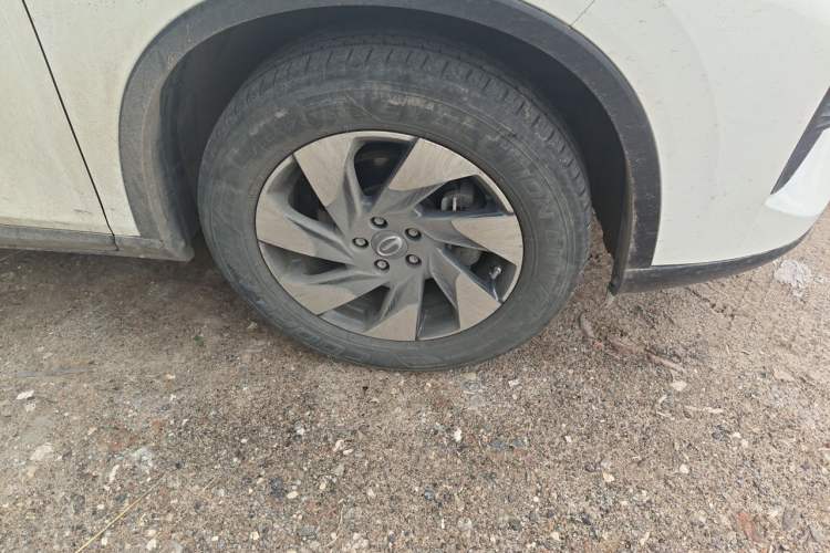Used GAC Trumpchi GS4 2020 270T Automatic Elite Tech Edition Right Front Wheel Hub