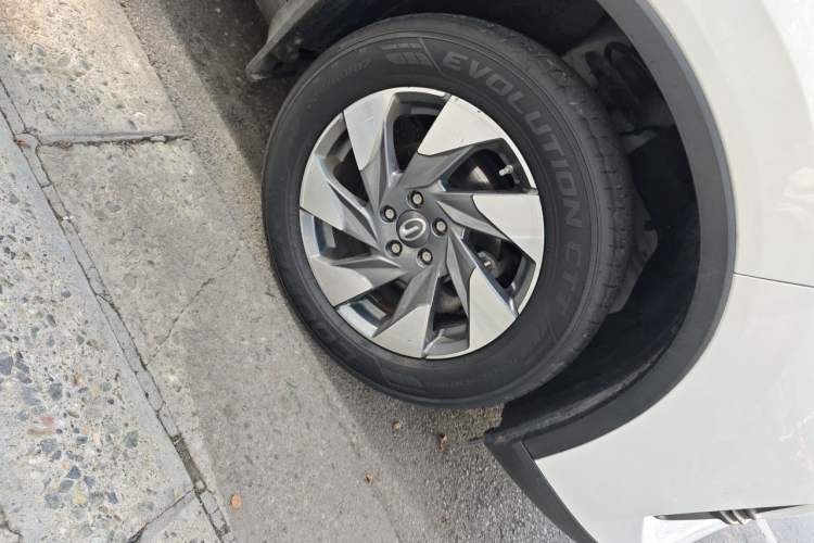 Used GAC Trumpchi GS4 2020 270T Automatic Elite Tech Edition Right Front Wheel Hub