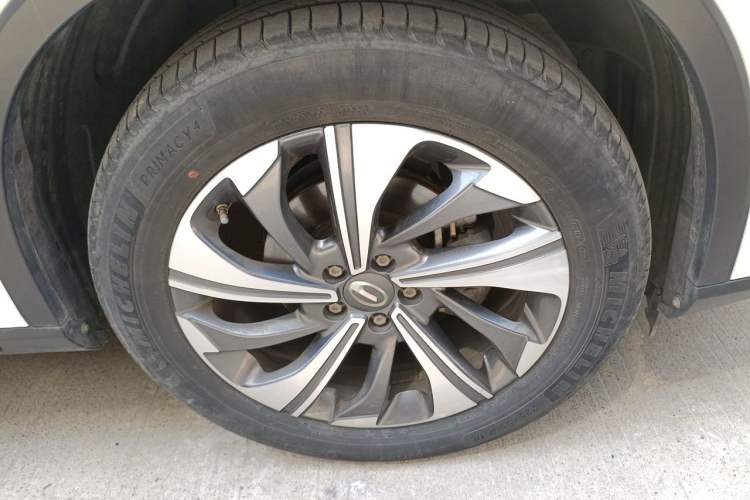 Used GAC Trumpchi GS4 2020 270T Automatic Smart Connectivity Edition Right Front Wheel Hub