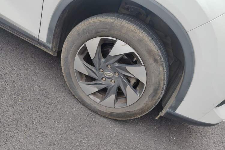 Used GAC Trumpchi GS4 2020 270T Automatic Luxury Smart Connectivity Version Right Front Wheel Hub