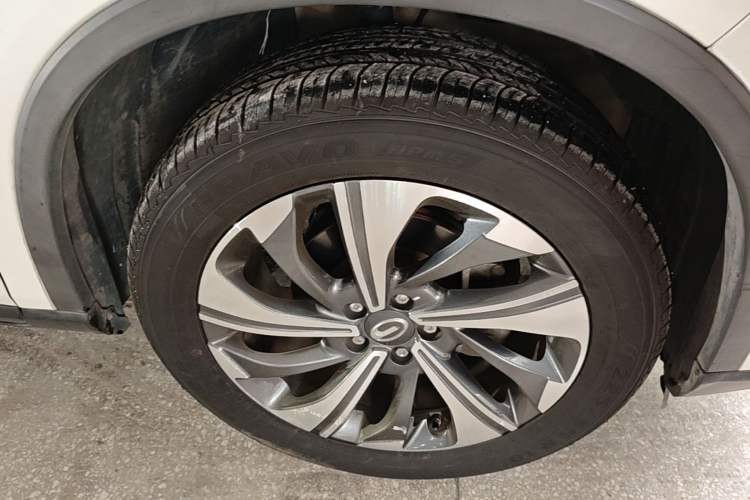 Used GAC Trumpchi GS4 2020 270T Automatic Smart Connectivity Edition Right Front Wheel Hub