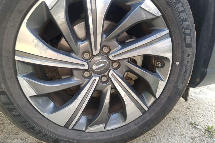 Used GAC Trumpchi GS4 2020 270T Automatic Smart Connectivity Edition Right Front Wheel Hub