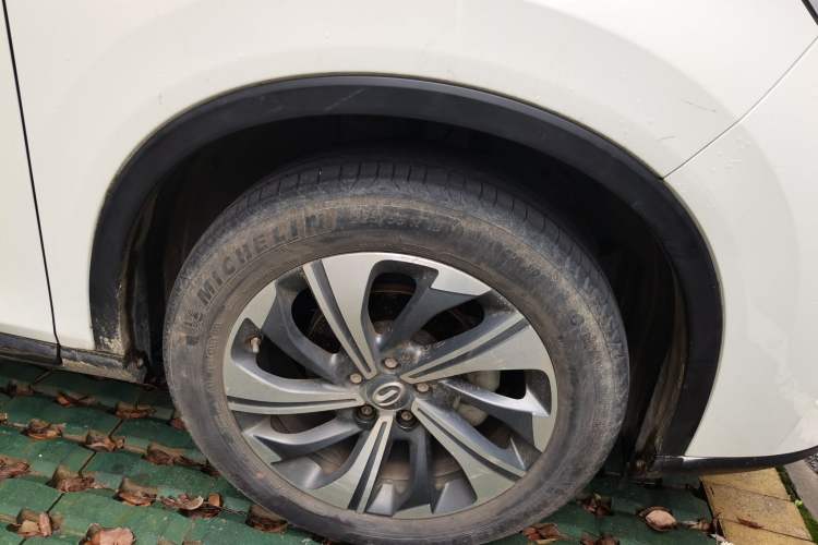 Used GAC Trumpchi GS4 2020 270T Automatic Smart Connectivity Edition Right Front Wheel Hub