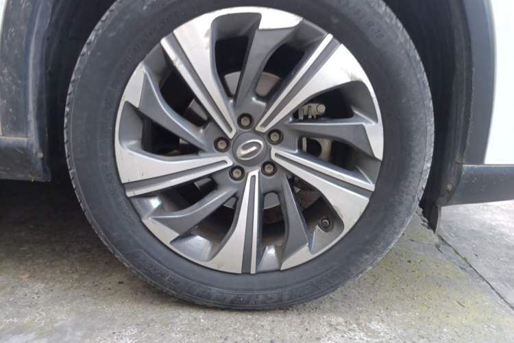 Used GAC Trumpchi GS4 2020 270T Automatic Smart Connectivity Edition Right Front Wheel Hub