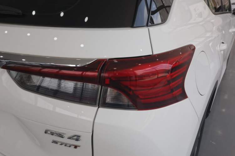 Used GAC Trumpchi GS4 2020 270T Automatic Luxury Smart Connectivity Version Right Rear Taillight