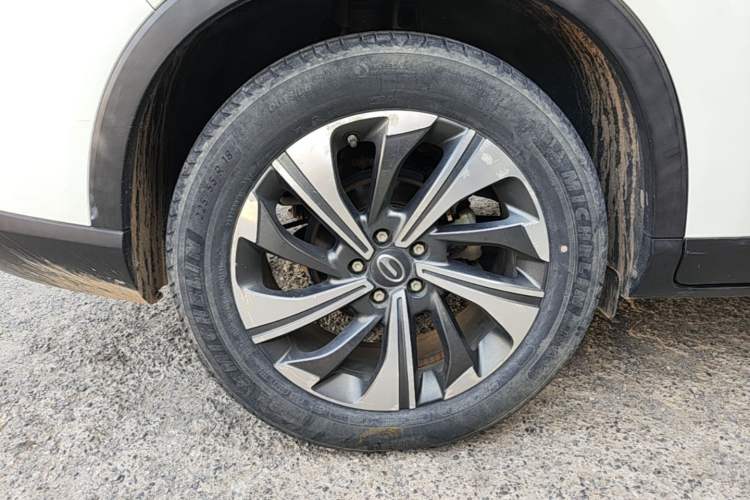 Used GAC Trumpchi GS4 2020 270T Automatic Smart Connectivity Edition Right Rear Wheel Hub