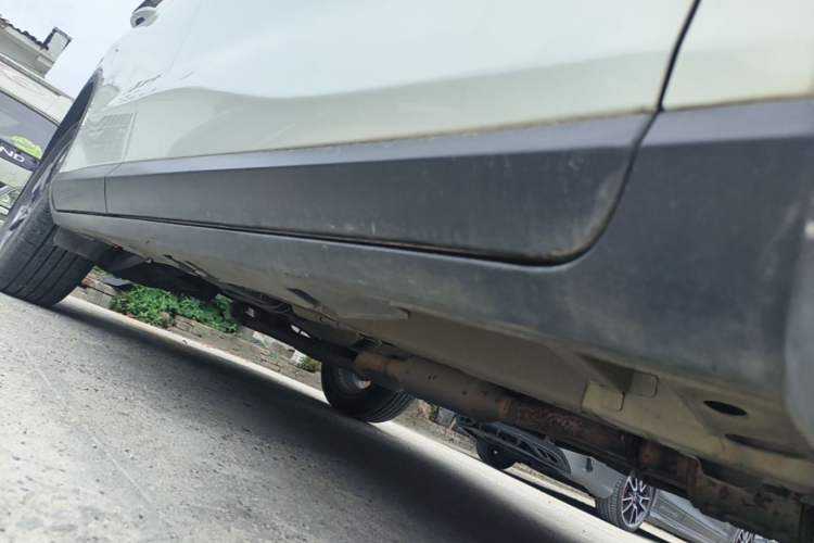 Used GAC Trumpchi GS4 2020 270T Automatic Elite Tech Edition Right Side Sill