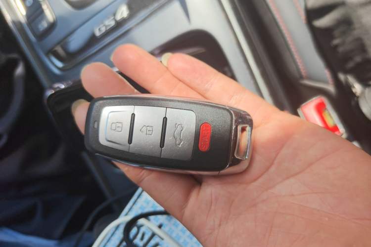 Used GAC Trumpchi GS4 2020 270T Automatic Luxury Smart Connectivity Version Vehicle Key