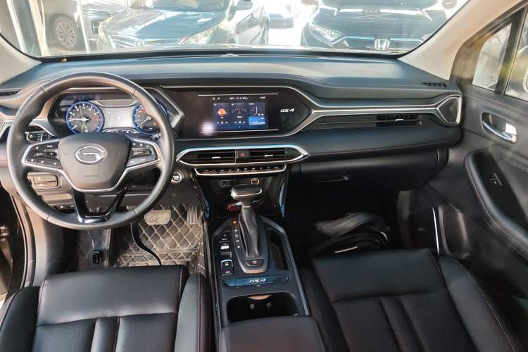 Used GAC Trumpchi GS4 2021 270T Automatic Elite Tech Edition Center Console