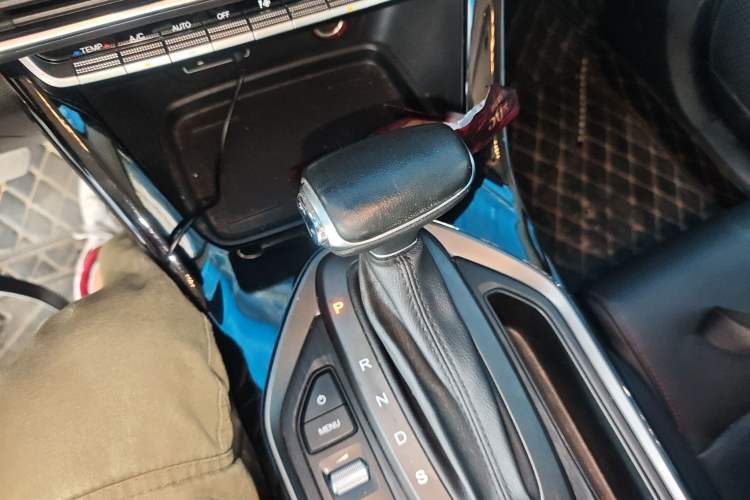 Used GAC Trumpchi GS4 2021 270T Automatic Elite Tech Edition Gear Lever