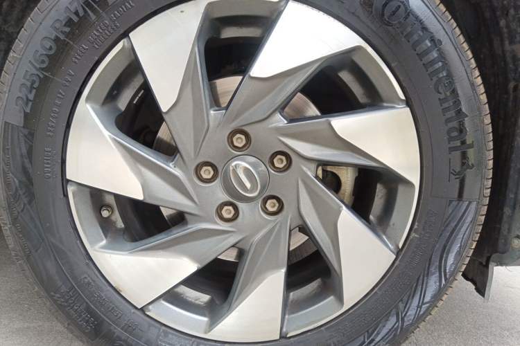 Used GAC Trumpchi GS4 2021 270T Automatic Elite Tech Edition Right Front Wheel Hub