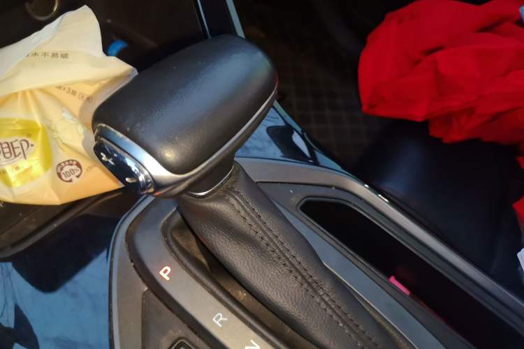 Used GAC Trumpchi GS4 2021 270T DCT Elite Edition Gear Lever