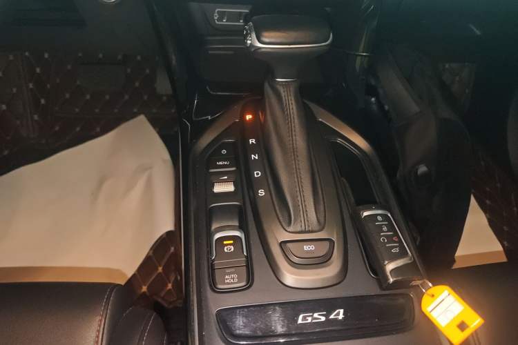 Used GAC Trumpchi GS4 2021 270T Automatic Luxury Smart Connectivity Version Gear Lever