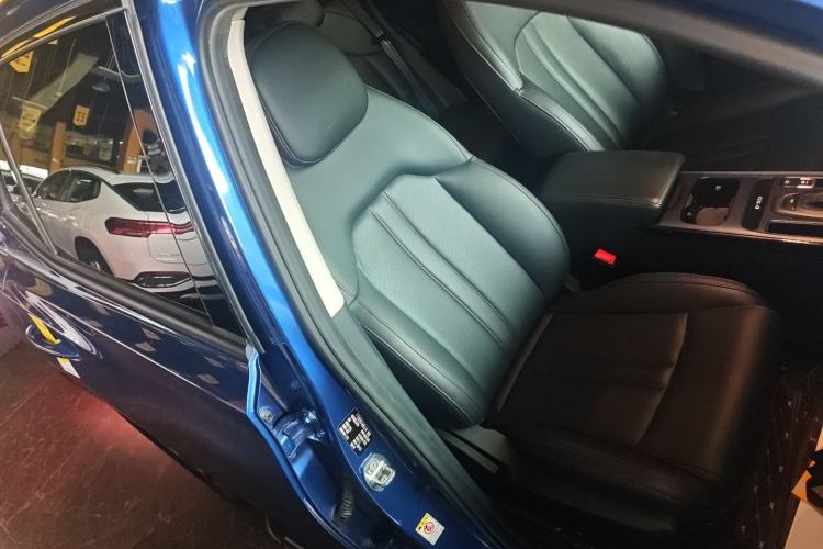 Used GAC Trumpchi GS4 2021 270T Automatic Luxury Smart Connectivity Version Right Front Seat