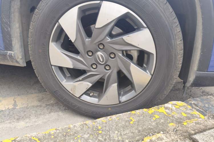 Used GAC Trumpchi GS4 2021 270T Automatic Elite Tech Edition Right Front Wheel Hub