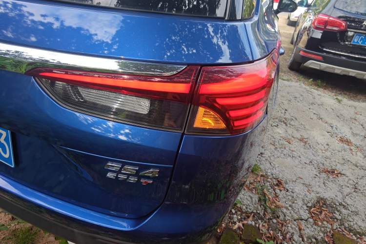 Used GAC Trumpchi GS4 2021 270T Automatic Elite Tech Edition Right Rear Taillight