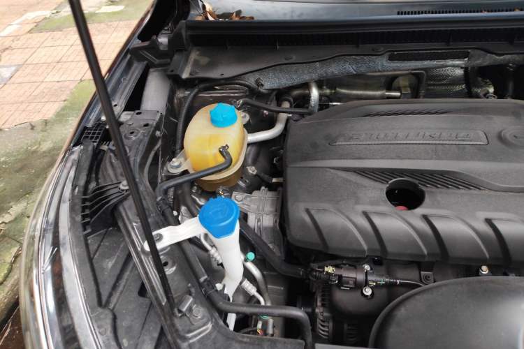 Used GAC Trumpchi GS4 2021 270T Automatic Elite Tech Edition Engine Bay Right