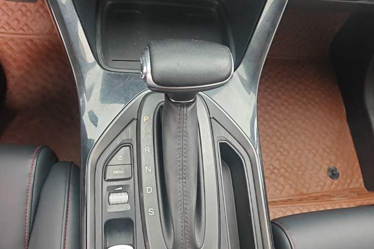 Used GAC Trumpchi GS4 2021 270T Automatic Elite Tech Edition Gear Lever