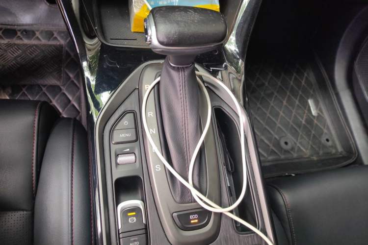 Used GAC Trumpchi GS4 2021 270T Automatic Elite Tech Edition Gear Lever