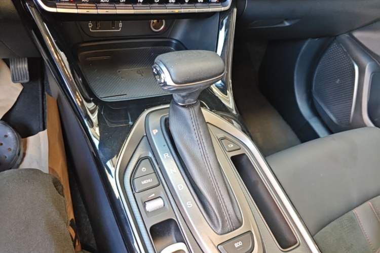 Used GAC Trumpchi GS4 2021 270T Automatic Luxury Edition Gear Lever