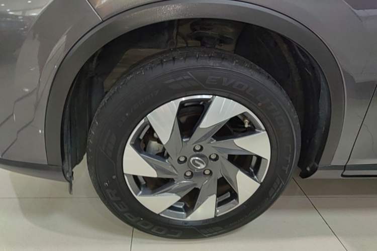 Used GAC Trumpchi GS4 2021 270T Automatic Elite Tech Edition Left Front Wheel Hub