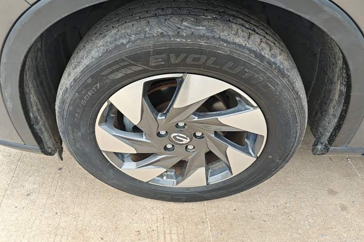 Used GAC Trumpchi GS4 2021 270T DCT Elite Edition Left Front Wheel Hub