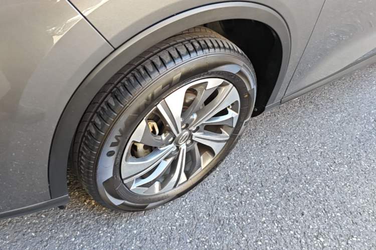 Used GAC Trumpchi GS4 2021 270T Automatic Luxury Edition Left Front Wheel Hub