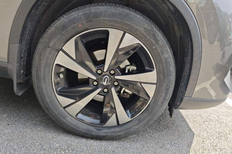 Used GAC Trumpchi GS4 2021 270T Automatic Smart Connectivity Technology Edition Right Front Wheel Hub