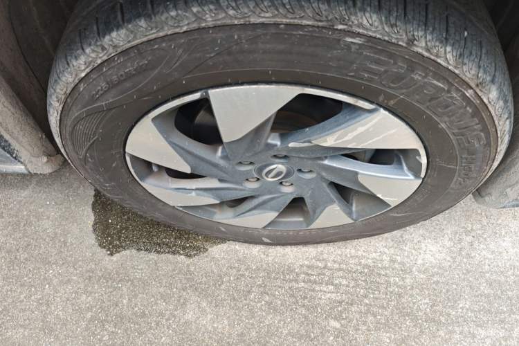 Used GAC Trumpchi GS4 2021 270T Automatic Elite Tech Edition Right Front Wheel Hub