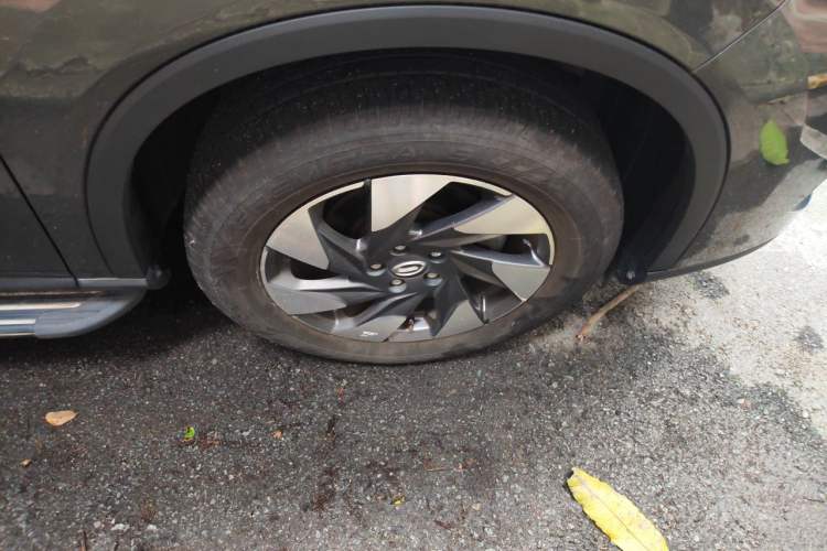 Used GAC Trumpchi GS4 2021 270T Automatic Elite Tech Edition Right Front Wheel Hub
