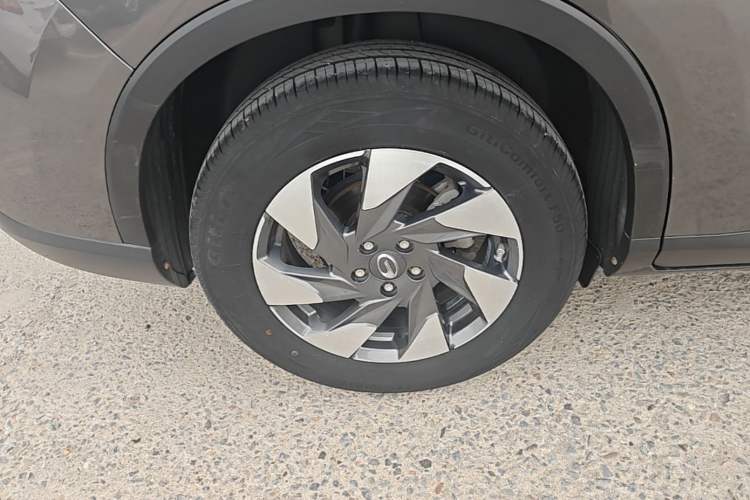 Used GAC Trumpchi GS4 2021 270T Automatic Elite Tech Edition Right Rear Wheel Hub