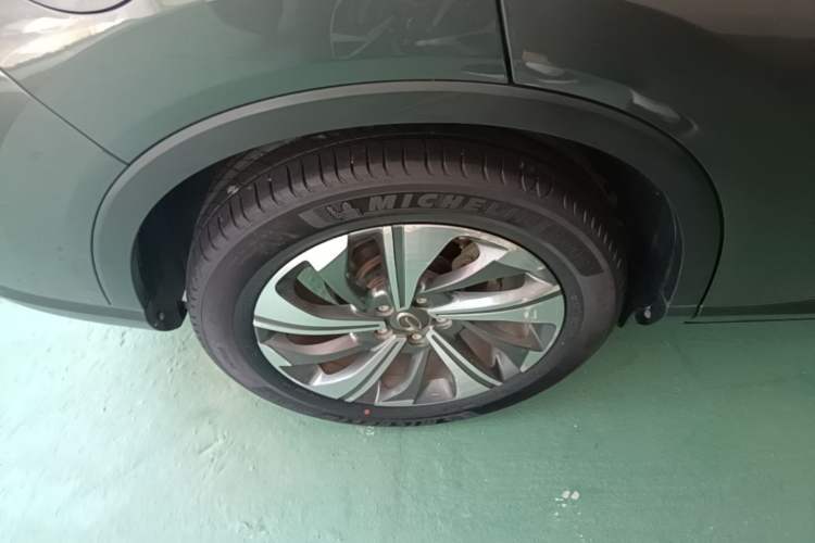 Used GAC Trumpchi GS4 2021 270T Automatic Smart Connectivity Technology Edition Right Rear Wheel Hub