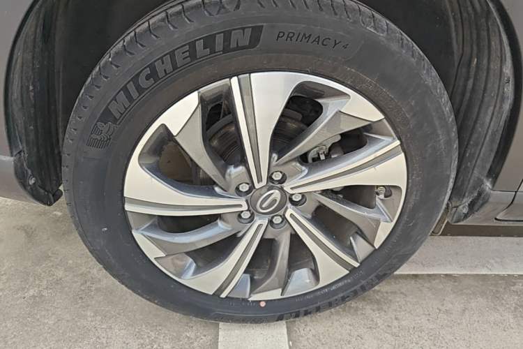 Used GAC Trumpchi GS4 2021 270T Automatic Smart Connectivity Technology Edition Right Rear Wheel Hub