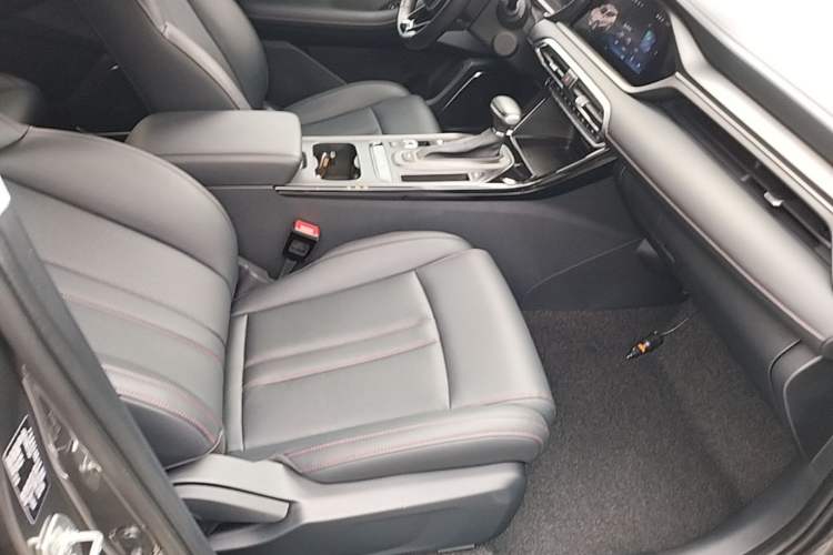 Used GAC Trumpchi GS4 2021 270T Automatic Tech Luxury Edition Right Front Seat