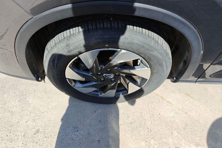 Used GAC Trumpchi GS4 2021 270T Automatic Luxury Smart Connectivity Version Left Front Wheel Hub