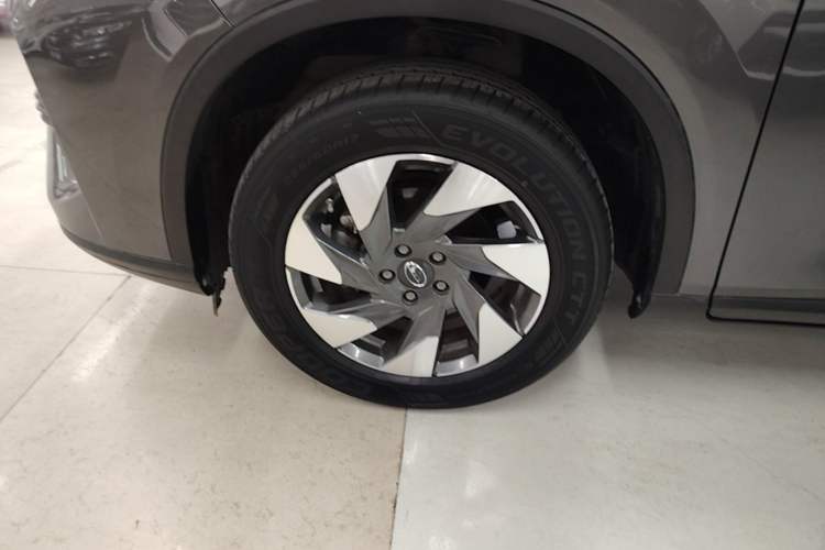 Used GAC Trumpchi GS4 2021 270T Automatic Elite Tech Edition Left Front Wheel Hub